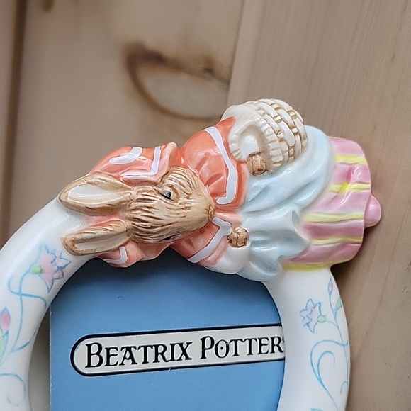 1988 Mrs. Rabbit Beatrix Potter F. Warne Co. Porcelain Picture Frame - Picture 2 of 7